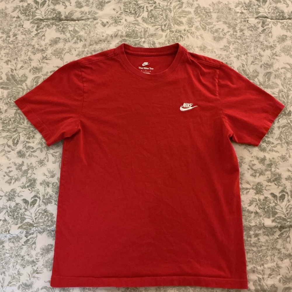 Nike Men's Classic Red Tee